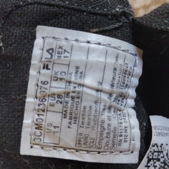 4@30.00 or 20.00 Boys Shoes by FILLA - Picture 2 of 10